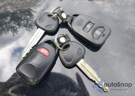 2005 Hyundai Tucson Gls/Lx from USA, damaged, VIN KM8JN12D65U221139